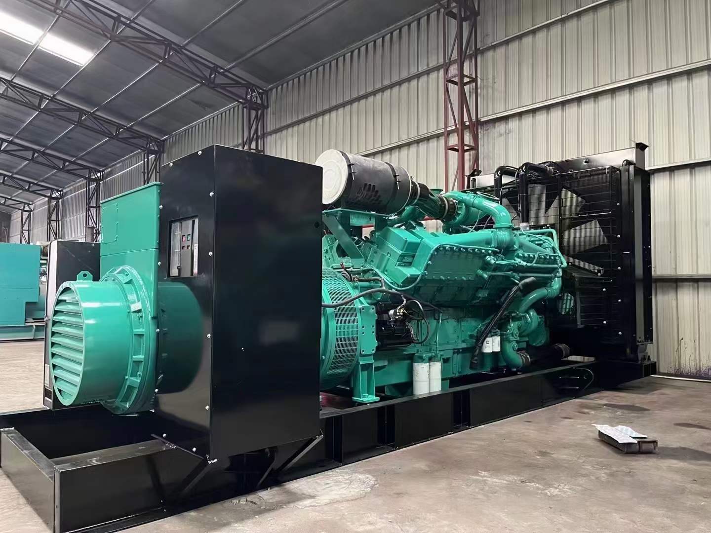 申扎如何降低 800kW 柴油发电机输出电流的波动？